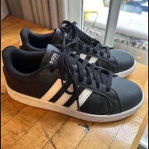 Adidas sneakers women’s size 8